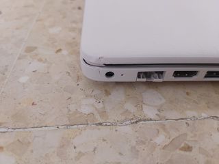 Portátil HP con maletín y cargador
