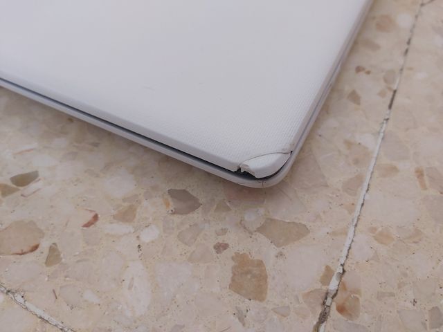 Portátil HP con maletín y cargador