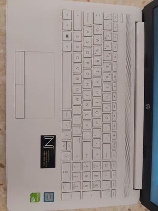 Portátil HP con maletín y cargador