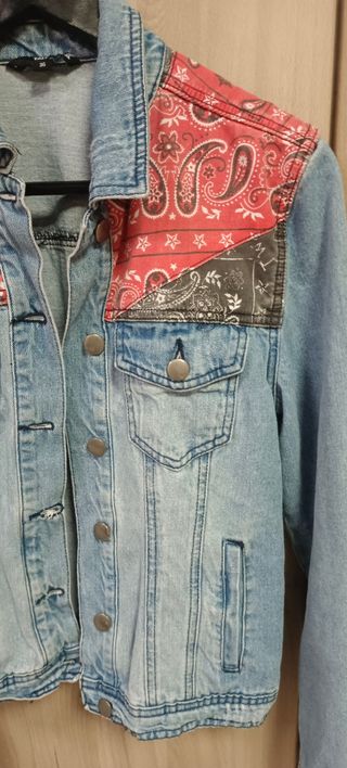 Chaqueta vaquera con parches