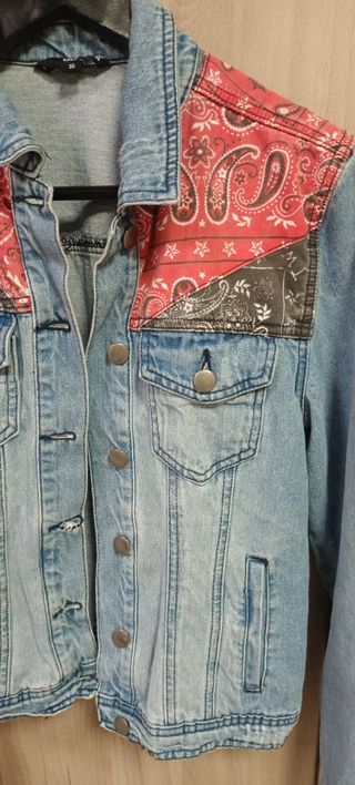 Chaqueta vaquera con parches