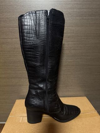 Botas altas de piel 
