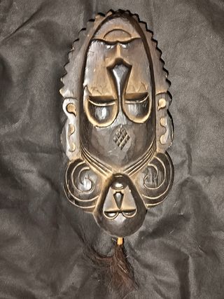 Máscaras africanas de madera tallada