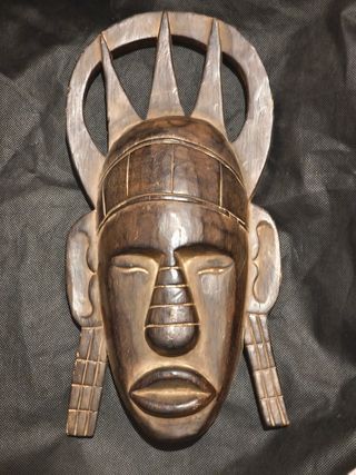 Máscaras africanas de madera tallada