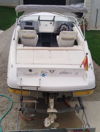 Preciosa embarcación lancha americana