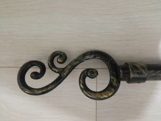 Barra de cortina forja negra y dorada