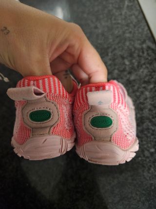Dos Zapatillas Saguaro Talla 28