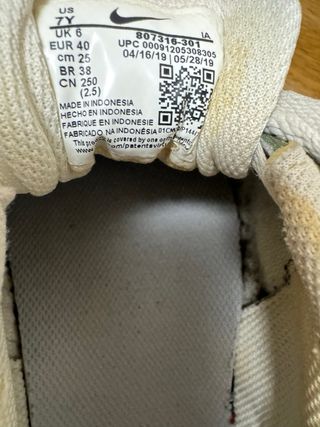 Zapatillas Nike Verdes y blancas talla 40 
