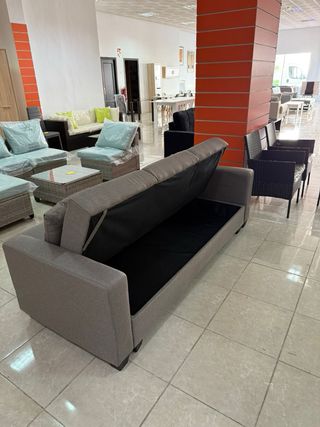 Sofá gris de 3 plazas