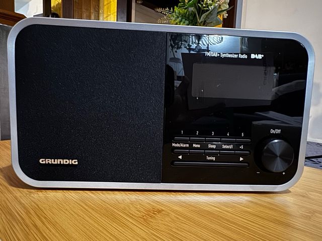 Radio de mesa digital Grundig DTR WB 3000 DAB+