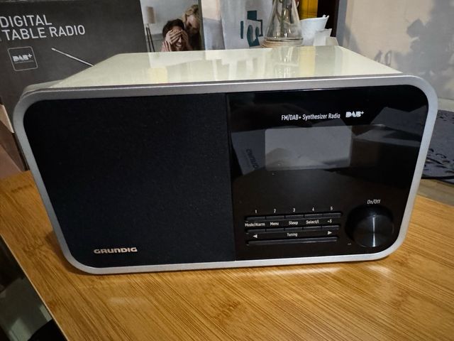 Radio de mesa digital Grundig DTR WB 3000 DAB+