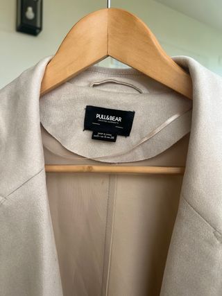 Gabardina beige ante