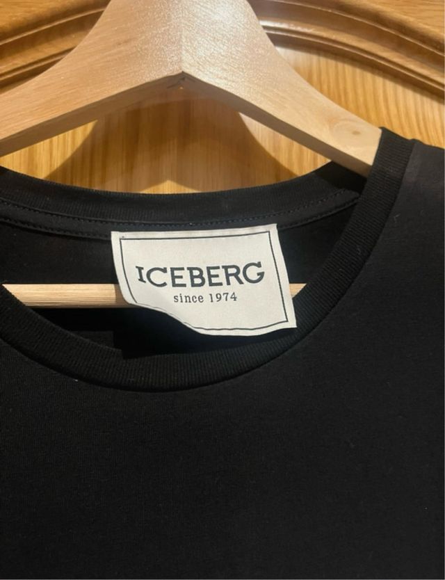 Camiseta Iceberg Negra con Logo Multicolor