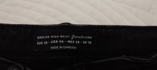 Pantalón vaquero pitillo negro