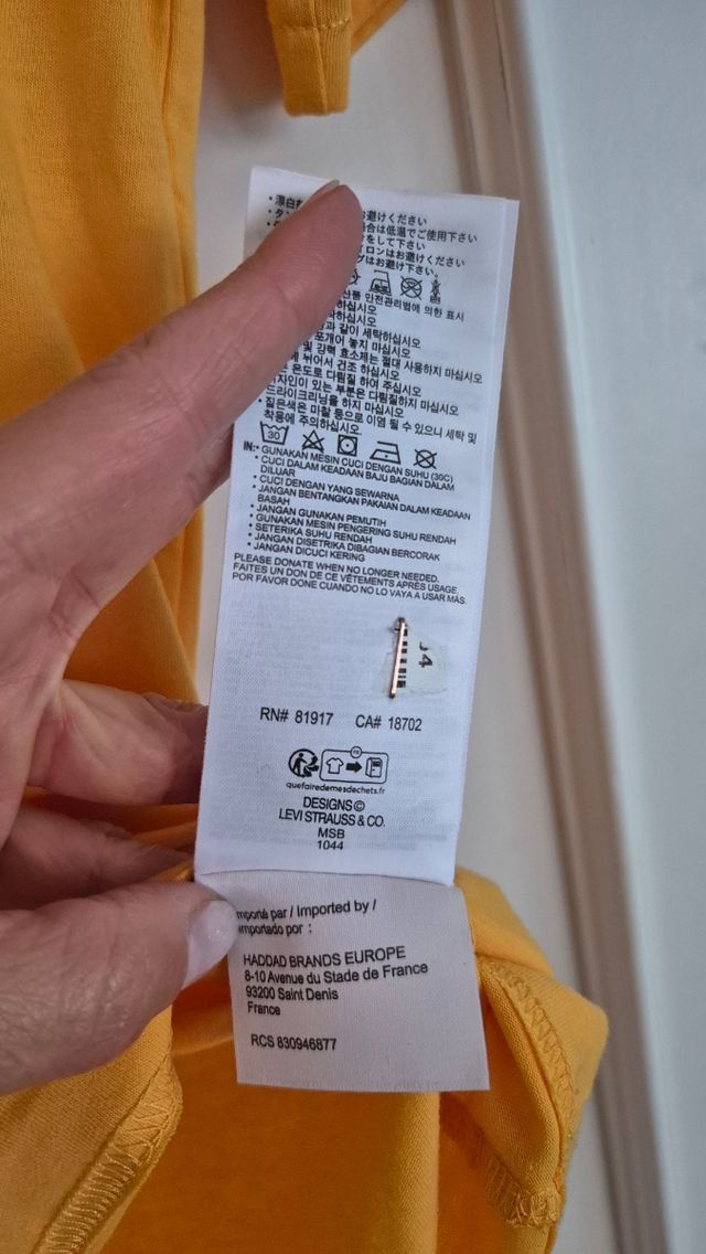 Camiseta Levi's Amarilla Logo