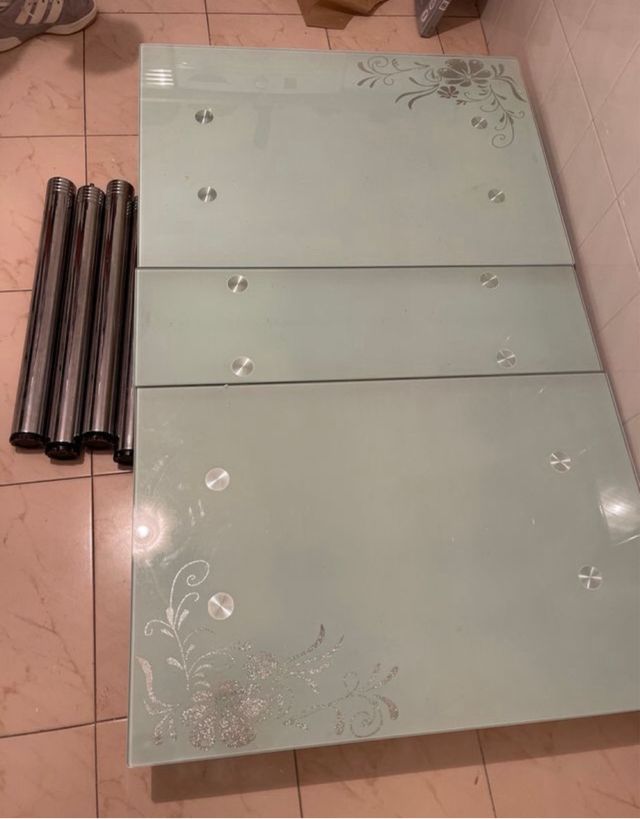Mesa extensible cristal y metal URGE VENTA!!!!!