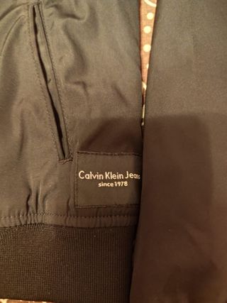 Cazadora bomber Calvin Klein Jeans negra mujer