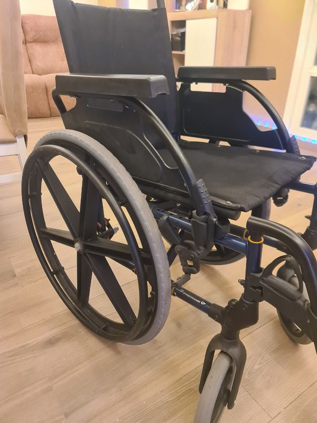 Silla de ruedas Breezy Premium 36 cm de asiento