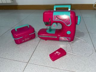 Máquina de coser Barbie