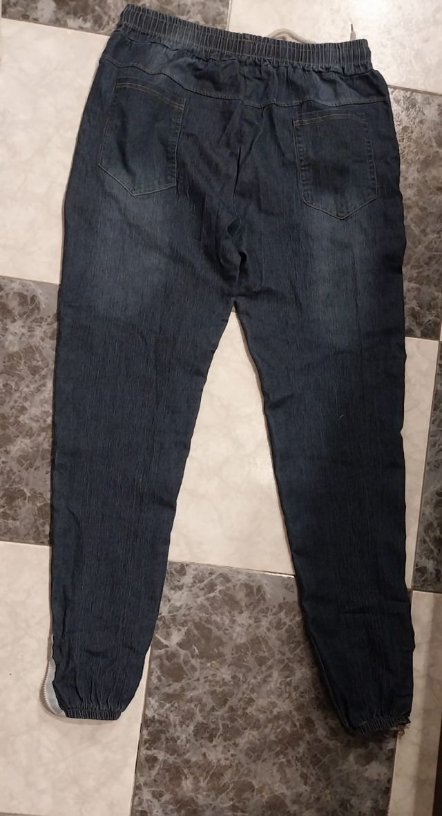 Pantalones vaqueros azules con cremalleras