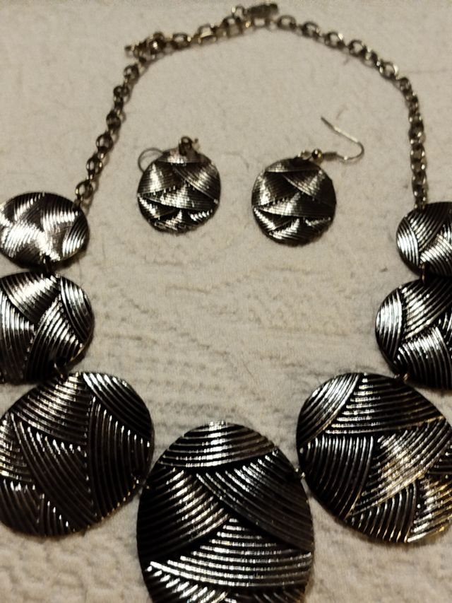 Set collana e orecchini pendenti argento