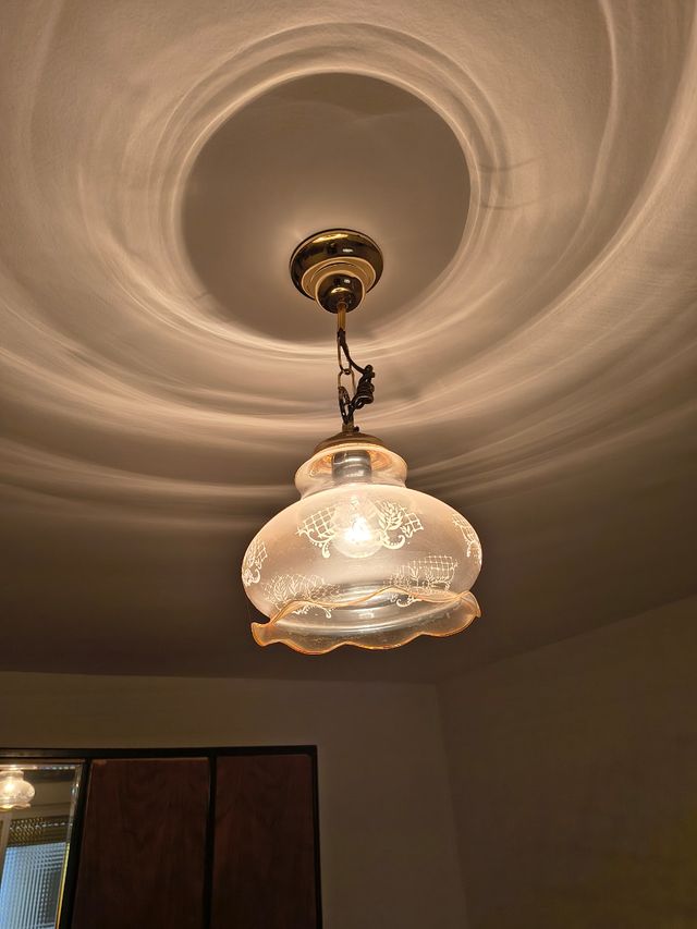 Lámpara colgante cristal y metal dorado