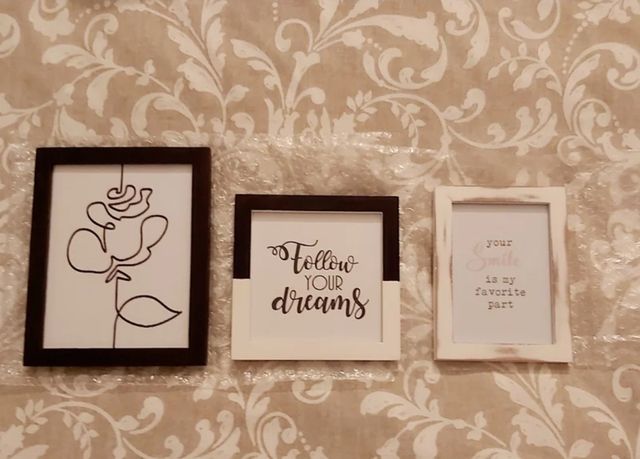 Set di 5 cornici decorative in bianco e nero