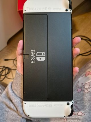 Nintendo Switch OLED Bianca + 1 mese  di Nintendo