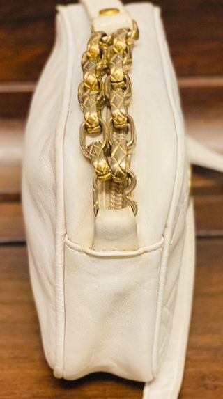 Bandolera piel blanca vintage dorada