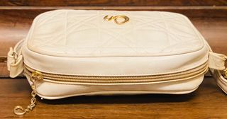 Bandolera piel blanca vintage dorada