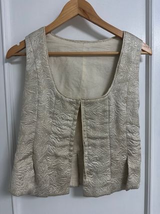 Traje de madrina oro y blanco