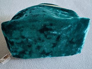 Neceser terciopelo verde con detalles dorados