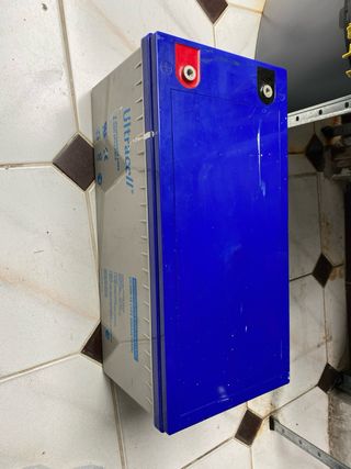 Batería Ultracell UC200-12 12V 200Ah AGM