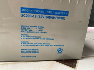 Batería Ultracell UC200-12 12V 200Ah AGM