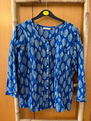 Blusa Secretos de India azul hojas XL