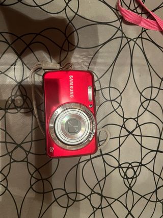 Cámara Digital Samsung PL20 Roja