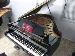 Piano de cola Kawai RX2 muy buen estado