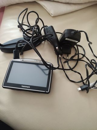 Navegador TomTom con cargador