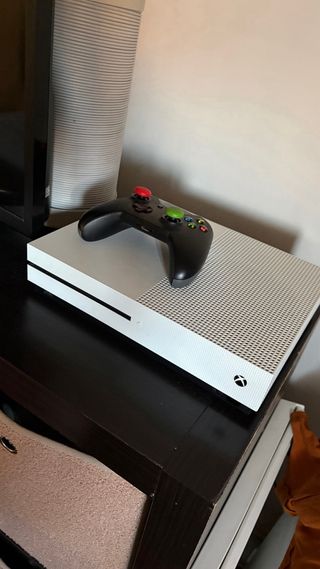 Xbox One S Blanca