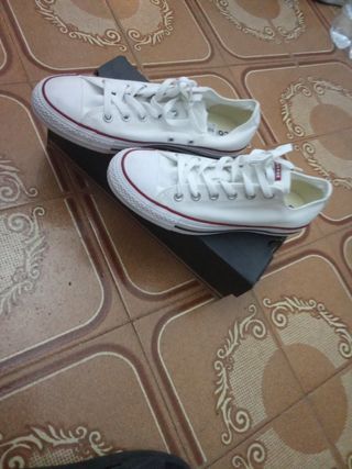 Converse Blancas