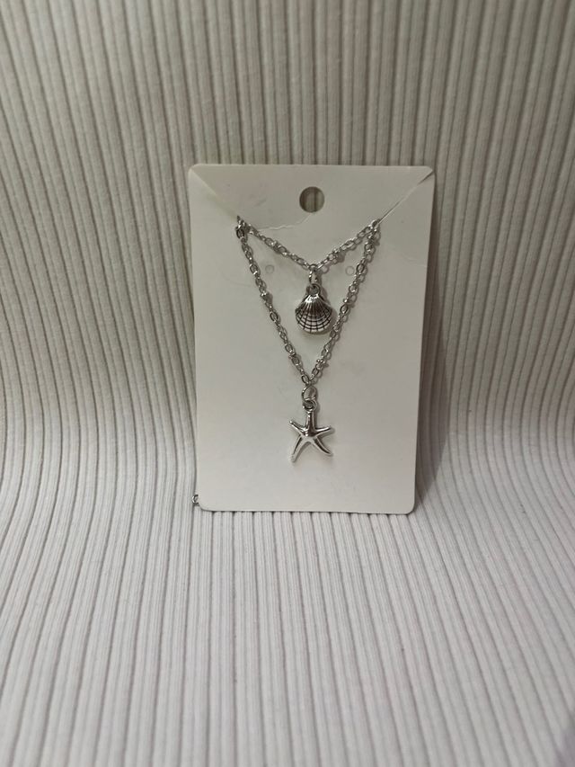 Par de collares con accesorio de concha a elegir