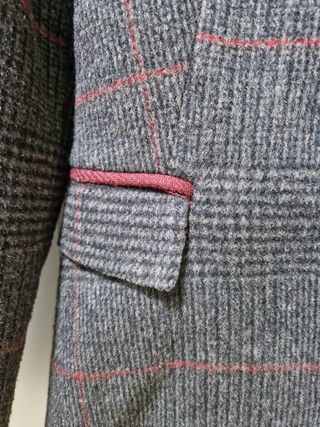 Americana Zara cuadros gris y rojo Talla M