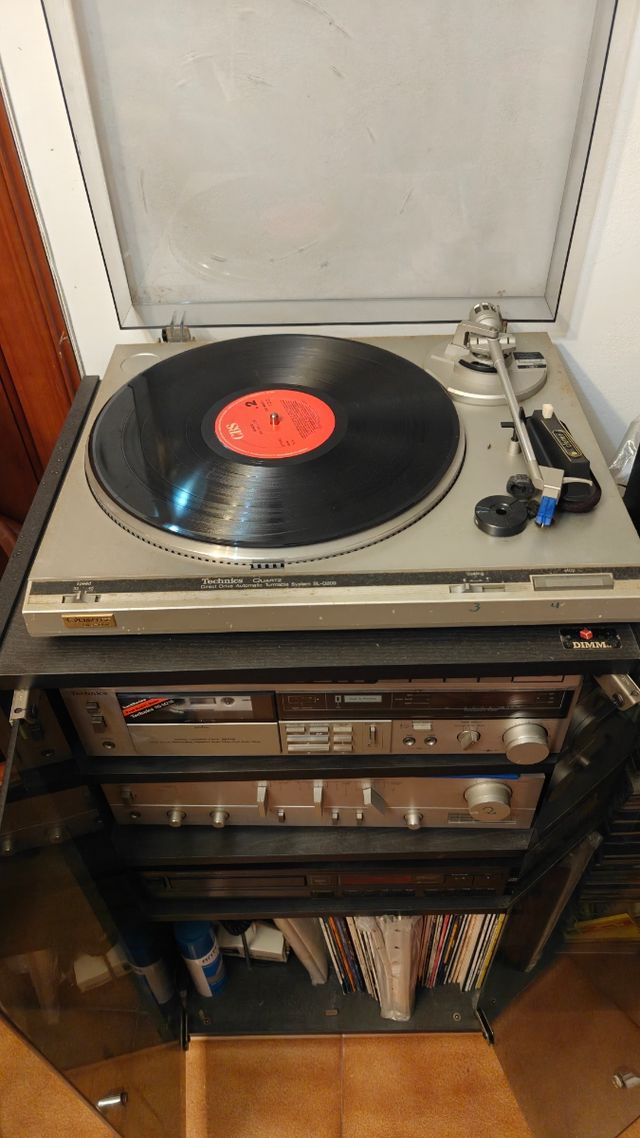 Equipo de música con tocadiscos Technics