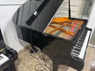 Piano de cola Player Disklavier actual con APP