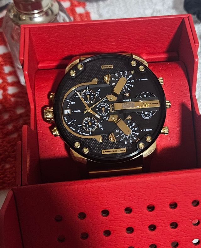 Reloj Diesel DZ7333 Negro y Dorado