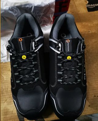 Zapatos de seguridad Sparco negros y plateados
