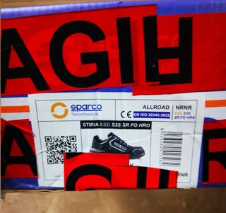 Zapatos de seguridad Sparco negros y plateados