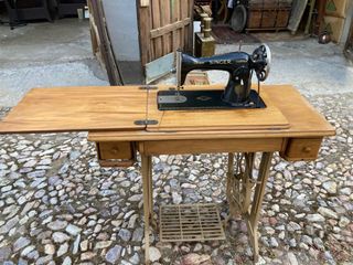 Máquina de coser Singer antigua