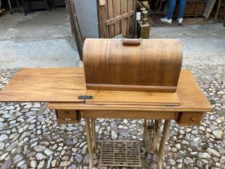 Máquina de coser Singer antigua