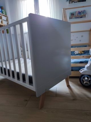 Cuna colecho + colchón + cama + sabanas 60x120